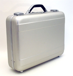 Platt Luggage : Aluminum Attache : Briefcase 06488